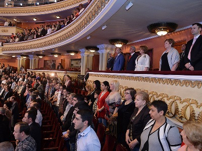 Armenia President attends International Workers’ Day concert (PHOTOS)