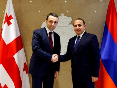 Armenian and Georgian PMs talk on phone