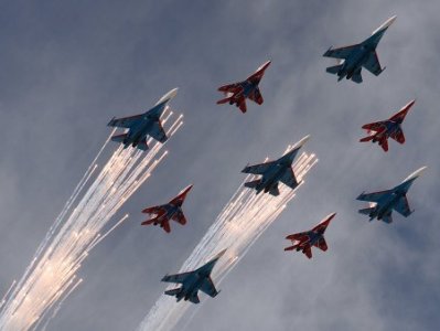 Парад Победы на Красной площади завершился пролетом авиации