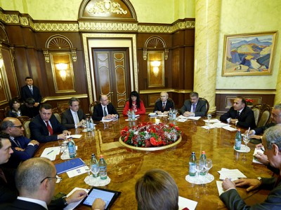Քննարկել են ՀՀ կառավարության եւ ՎԶԵԲ-ի միջեւ համագործակցության հարցերը