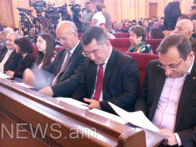Արմեն Մարտիրոսյանը չի բացառում Ուրիխանյանի կուսակցության հետ համագործակցությունը