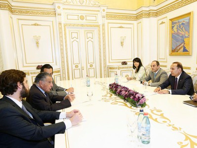 Վարչապետն ընդունել է արգենտինահայ գործարար Էդուարդո Էռնեկյանին