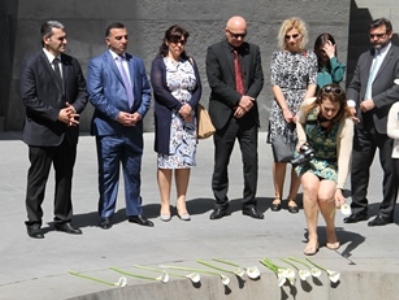Minister of Czech Republic visits Armenian Genocide Memorial Complex