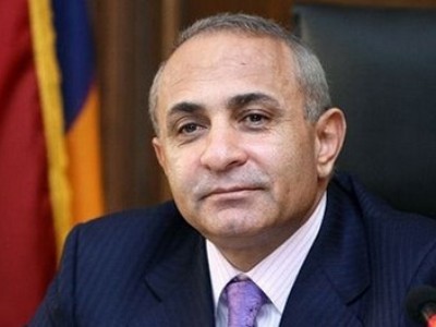 Премьер-министр обещал не вмешиваться в предвыборную кампанию сына