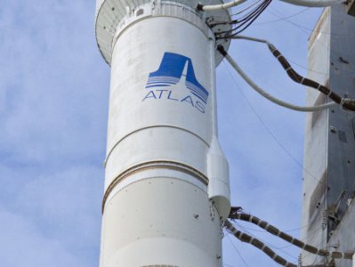 США запустили в космос секретный мини-шаттл и солнечный парус