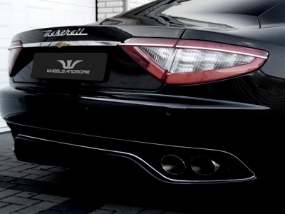 В Англии в багажниках новых Maserati нашли 10 мигрантов