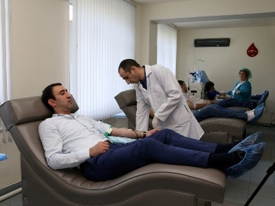 Յուքոմի աշխատակիցները արյուն հանձնեցին արյան քաղցկեղով հիվանդ երեխաների համար (Ֆոտո)
