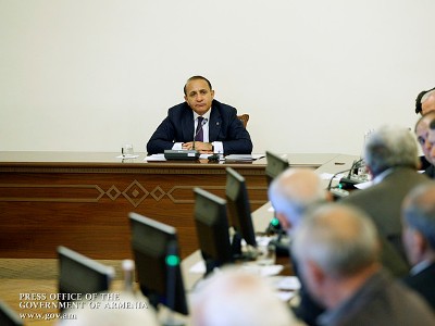 «Жоховурд»: Премьер-министр Армении встает на путь своего предшественника