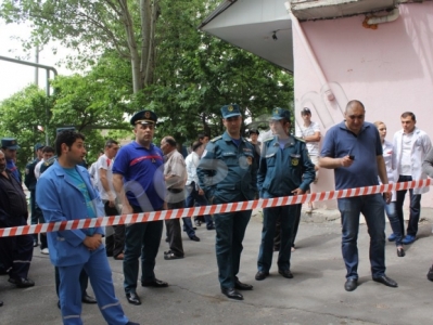 В Ереване мужчина разбился, упав из окна