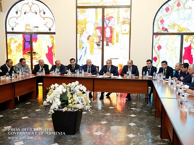 Armenia’s PM visits Proshyan Brandy Factory