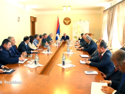 Karabakh President holds Security Council session