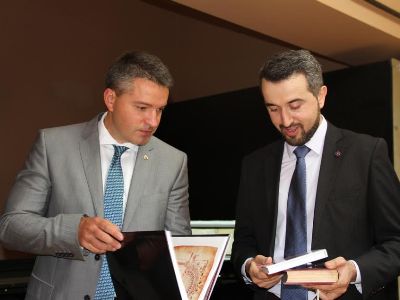 Beeline-ի աջակցությամբ Մատենադարանը կթվայնացնի հին ձեռագրերը եւ փաստաթղթերը (ֆոտո)