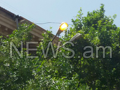 Ինչո՞ւ է Տերյան փողոցը լուսավորվում ցերեկը (ֆոտո)