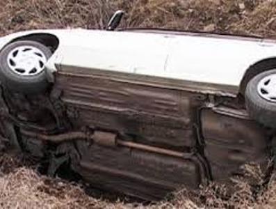 «Օպել Վեկտրա»-ն դուրս է եկել երթեւեկելի գոտուց եւ շրջվել. կան վիրավորներ