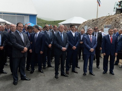 «Ջերմուկ Գրուպը» նոր գործարան է կառուցում. Շինհրապարակ է այցելել Սերժ Սարգսյանը (ֆոտո)