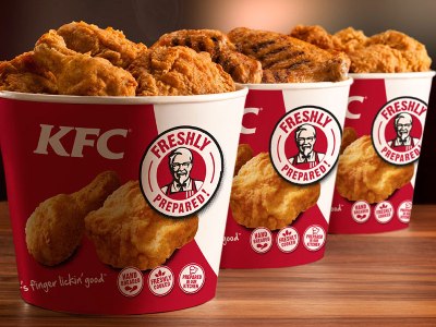 KFC в Китае судится из-за слухов о том, что у их куриц восемь ног