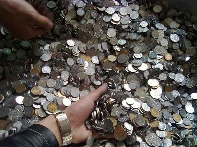 Китаец купил машину за четыре тонны мелочи