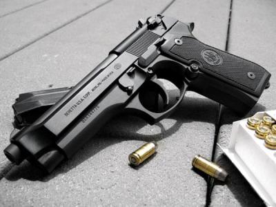 Гражданин Армении пытался провезти в Грузию оружие
