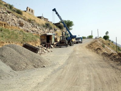 Հիմնանորոգվում է Չիվա եւ Ռինդ գյուղերն իրար կապող ավտոճանապարհը (ֆոտո)