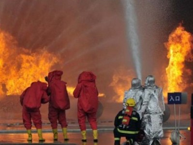 В Пхеньяне загорелся отель-небоскреб