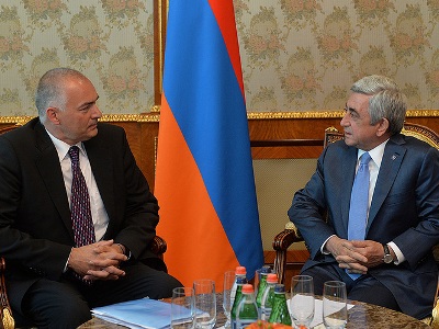 Սերժ Սարգսյանն ընդունել է ԵԽԽՎ համազեկուցողներին (ֆոտո)