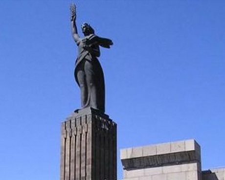 Российского военнослужащего могли убить в Гюмри из-за доноса на офицера - СМИ