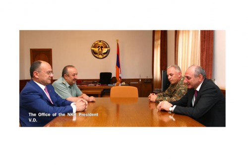 Karabakh President confers on army-building