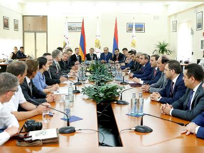 Համոզված եմ՝ ֆուտբոլը մեզ ավելի սերտորեն կկապի Երեւանի հետ. գերմանացի քաղաքապետ