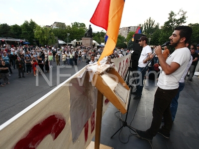 Armenian police warns protesters against installing tents