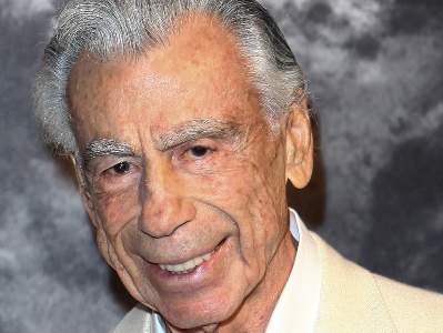 Newspaper: Government expected for Kerkorian to include Armenia in will