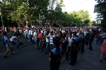 Yerevan police detain 237 participants of sit-in against electricity price hike