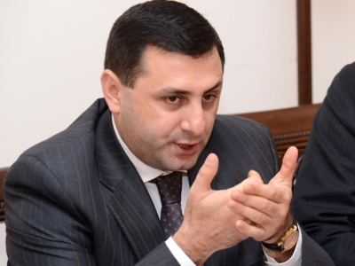 ՀՀԿ պատգամավորն առաջարկում է վերանայել պաշտոնյաների արագահաս դիսերտացիաները