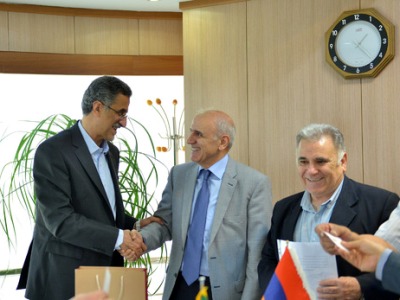 Հայաստանի դեսպանը հանդիպել է Թեհրանի առեւտրի պալատի նախագահի հետ