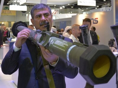 Министр обороны Азербайджана бряцает оружием