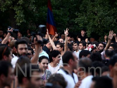 Ցուցարարները որոշել են գիշերը նորից մնալ Բաղրամյան պողոտայում