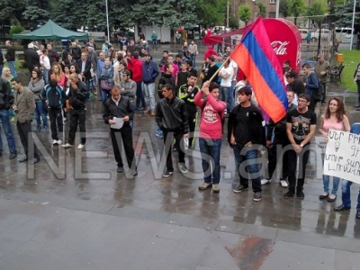 Գյումրիում ցուցարարներին են միացել նաեւ արցախյան ազատամարտի մասնակիցները (ֆոտո)