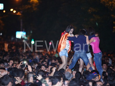 Protestors urge Yerevan Deputy Chief of Police to refrain from hindering protest