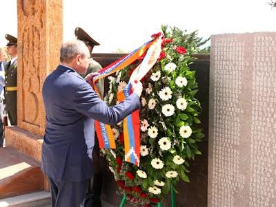 Ստեփանակերտում նշել են նահատակվածների եւ անհետ կորածների հիշատակի օրը