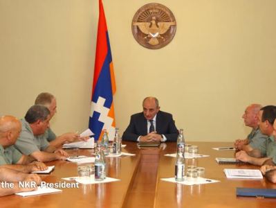 Karabakh president holds meeting with supreme command staff of Defense Army