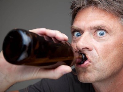 People with blue eyes have greater chance of becoming alcoholics?