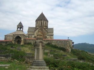 ԼՂՀ զբոսաշրջիկների հոսքն աճում է. Արցախցի մելիքի ամրոցը ճանաչված վայրերից է