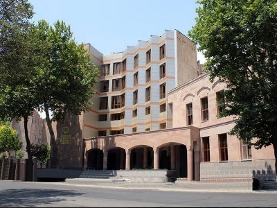 Կնոջը հրապարակից բերման ենթարկող ոստիկանների նկատմամբ քրեական գործ է հարուցվել