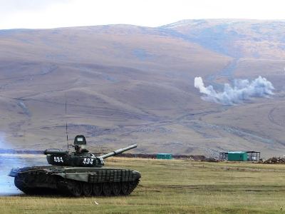 В Армении началась подготовка танковых экипажей ЮВО с боевой стрельбой