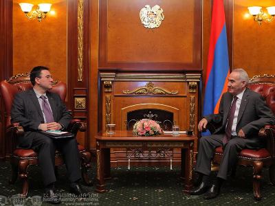 Armenia parliament leader bids farewell to outgoing EU official