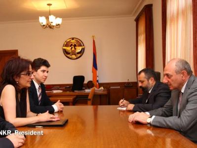 Karabakh President meets with Diaspora Armenian students