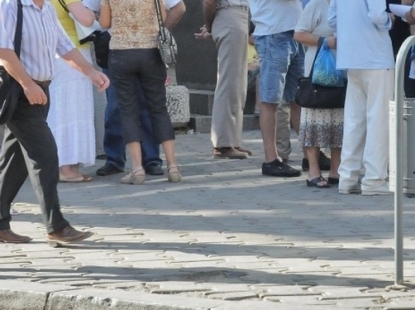 Survey: 45% of Armenians displeased with work of government and parliament