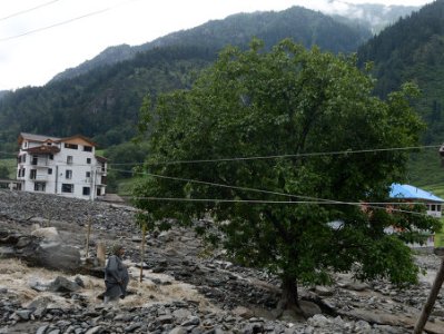 Քաշմիրում հեղեղներից զոհվել է 2 երեխա, վիրավորվել 25 մարդ, եւս 11-ն անհետ կորել են