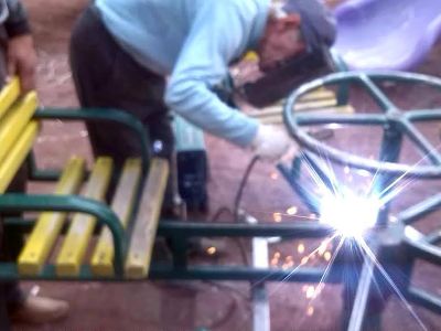Թարմացվում ու նորոգվում է մայրաքաղաքի բակերի գույքը