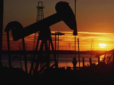 Экономист: Иран и Китай могут повлиять на дальнейший спад нефтяных цен