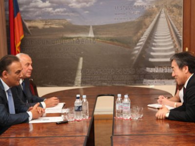 Armenia minister and Japan ambassador discuss transportation projects